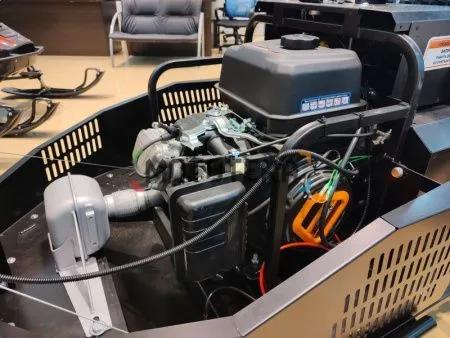 Снегоход БТС Арктик - 4Т Лонг Люкс 20 л.с.. эл. запуск. реверс. тормоз белый (машинокомплект) - купить с доставкой, по выгодной цене в интернет-магазине Мототека