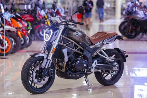 Мотоцикл дорожный Dayun (Даюн) DY400 - F Silver Red / серый с ПТС | Мототека