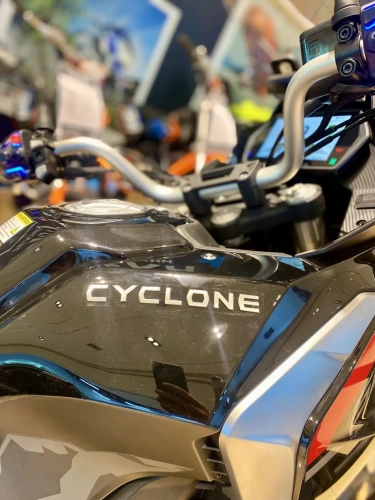 Мотоцикл дорожный CYCLONE (Циклон) RX600 ADV (SR600GY) чёрный с ПТС фото 8
