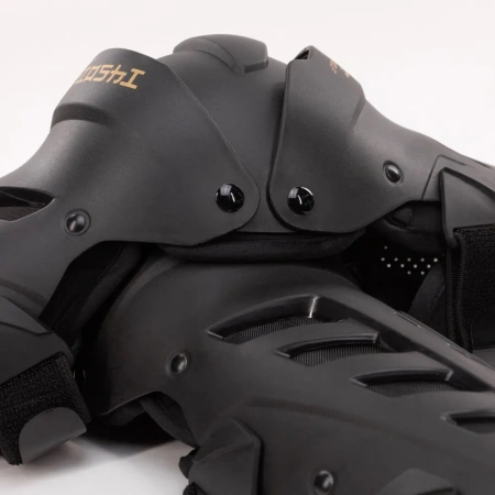 Наколенники Kioshi (Киоши) Dual Axis KN11 Черный - купить с доставкой, по выгодной цене в интернет-магазине Мототека