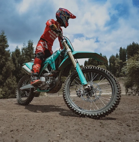 Мотоцикл кроссовый / эндуро KOVE (Кове) MX250 R фото 4 Мотоцикл кроссовый / эндуро KOVE (Кове) MX250 R фото 4