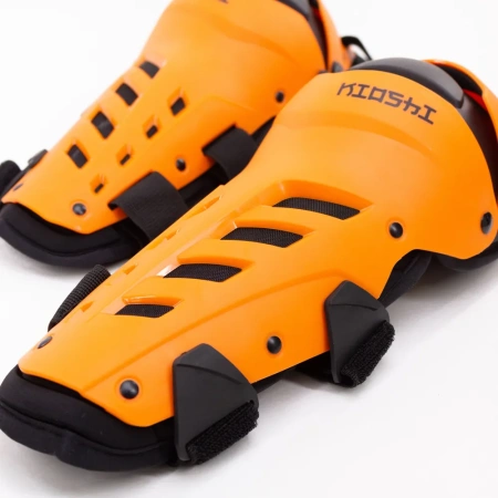 Наколенники Kioshi (Киоши) Dual Axis KN11 Оранжевый - купить с доставкой, по выгодной цене в интернет-магазине Мототека